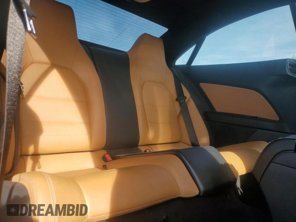 2013 Mercedes-Benz E 550 z VIN WDDKJ7DB7DF203289, wystawiony jako Copart lot #86887974 z przebiegiem 130 987 mil mil oraz Szkoda całkowita • Salvage title. Historia ofert i sprzedaży dostępna na DreamBid. Obrazek 10.