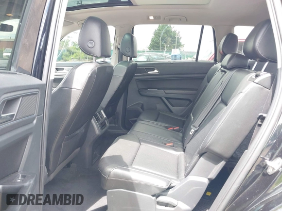 2018 Volkswagen Atlas SEL z VIN 1V2MR2CA2JC516351, wystawiony jako IAAI lot #42341113 z przebiegiem 135 077 mil mil oraz . Historia ofert i sprzedaży dostępna na DreamBid. Obrazek 8.