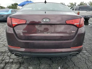 2011 Kia Optima LX z VIN KNAGM4A72B5116910, wystawiony jako Copart lot #55839845 z przebiegiem 187 943 mil mil oraz Szkoda całkowita • Salvage title. Historia ofert i sprzedaży dostępna na DreamBid. Obrazek 6.