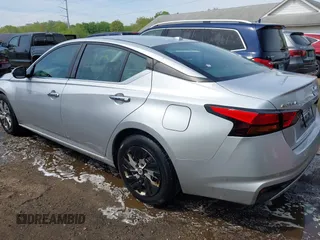 2019 Nissan Altima S with VIN 1N4BL4BV8KC127540, listed as a IAAI auction lot 42075905 with 155,809 mi miles and . Bid and sale history available at carsss.com. Image 3.