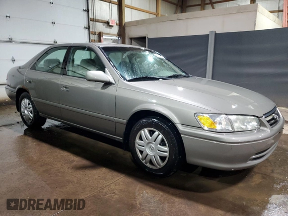 2001 Toyota Camry CE with VIN 4T1BG22K11U056470, listed as a Copart auction lot 53506575 with 143,578 mi miles and Clean Title. Bid and sale history available at carsss.com. Image 4.