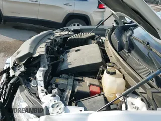 2024 Chevrolet Traverse LT Cloth z VIN 1GNETVKW2RJ132560, wystawiony jako IAAI lot #43233026 z przebiegiem 52 017 mil mil oraz . Historia ofert i sprzedaży dostępna na DreamBid. Obrazek 19.