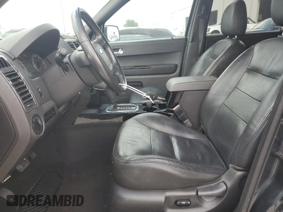 2008 Ford Escape Limited z VIN 1FMCU94108KA27123, wystawiony jako Copart lot #65963685 z przebiegiem 133 981 mil mil oraz Czysty tytuł • Clean title. Historia ofert i sprzedaży dostępna na DreamBid. Obrazek 7.