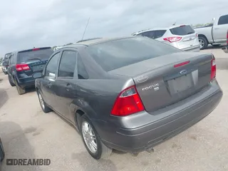 2007 Ford Focus S with VIN 1FAFP34N97W222420, listed as a IAAI auction lot 41938444 with 49,080 mi miles. Bid and sale history available at carsss.com. Image 3.