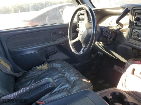 2002 Chevrolet Silverado 1500HD LT with VIN 1GCGK13U42F111101, listed as a Copart auction lot 75218354 with 221,304 mi miles and Salvage Title. Bid and sale history available at carsss.com. Image 8.