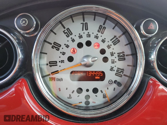 2005 MINI Hardtop S z VIN WMWRE33565TL15602, wystawiony jako Copart lot #58003515 z przebiegiem 134 495 mil mil oraz Szkoda całkowita • Salvage title. Historia ofert i sprzedaży dostępna na DreamBid. Obrazek 9.