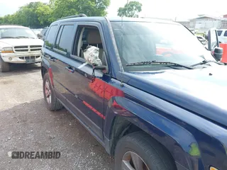 2015 Jeep Patriot High Altitude z VIN 1C4NJRFB9FD424889, wystawiony jako IAAI lot #42812531 z przebiegiem 140 173 mil mil oraz . Historia ofert i sprzedaży dostępna na DreamBid. Obrazek 6.