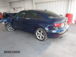 2017 Audi A3 Premium z VIN WAUAUGFF1H1058697, wystawiony jako IAAI lot #42159744 z przebiegiem 55 852 mil mil oraz . Historia ofert i sprzedaży dostępna na DreamBid. Obrazek 3.