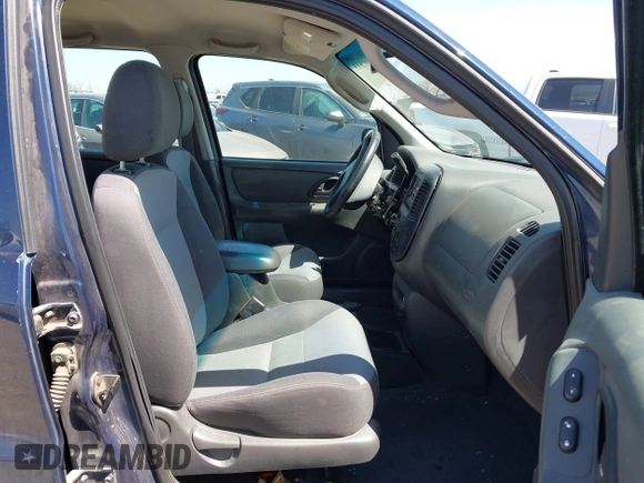 2003 Ford Escape XLS Popular с VIN 1FMYU92143KB89726, выставлен на аукционе IAAI как лот 42002613 с пробегом 95 586 миль миль и . История ставок и продаж доступна на DreamBid. Изображение 5.
