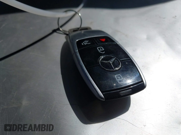 2022 Mercedes-Benz E 350 with VIN W1KZF8DB5NB068876, listed as a IAAI auction lot 41999445 with 31,786 mi miles and . Bid and sale history available at DreamBid. Image 11.