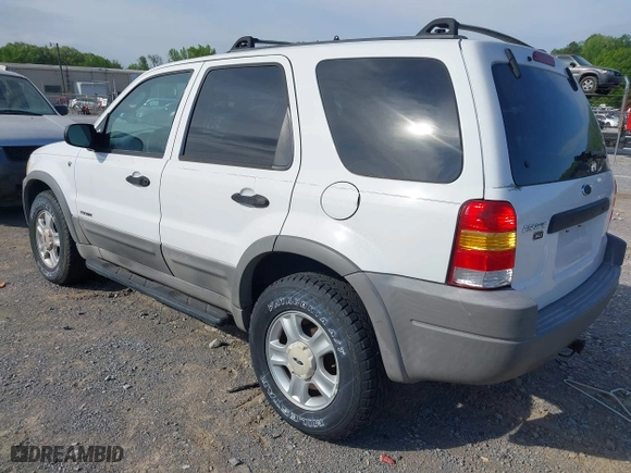 2001 Ford Escape XLT with VIN 1FMYU04151KF69759, listed as a IAAI auction lot 41997906 with 182,133 mi miles. Bid and sale history available at carsss.com. Image 3.