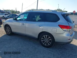 2016 Nissan Pathfinder SV with VIN 5N1AR2MN7GC603270, listed as a IAAI auction lot 41882025 with 134,990 mi miles. Bid and sale history available at carsss.com. Image 3.