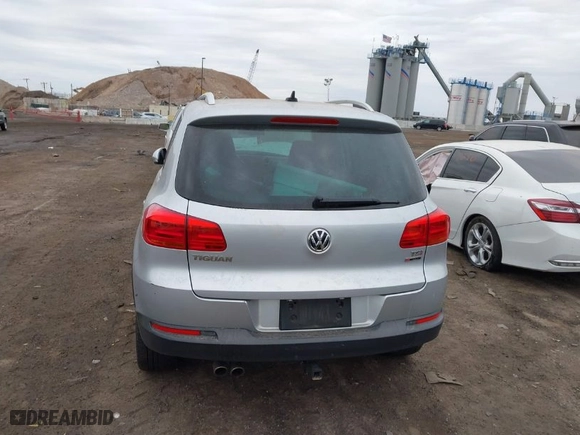 2017 Volkswagen Tiguan Wolfsburg Edition with VIN WVGSV7AX8HK031345, listed as a IAAI auction lot 41348567 with 130,313 mi miles. Bid and sale history available at carsss.com. Image 16.
