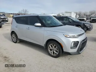 2020 Kia Soul X-Line with VIN KNDJ23AU0L7021640, listed as a Copart auction lot 88865015 with 59,704 mi miles and Salvage Title. Bid and sale history available at carsss.com. Image 4.