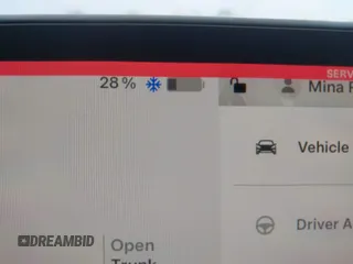 2024 Tesla Model Y Long Range z VIN 7SAYGDEE5RA326577, wystawiony jako IAAI lot #41531364 z przebiegiem 5353 mil mil oraz . Historia ofert i sprzedaży dostępna na DreamBid. Obrazek 17.