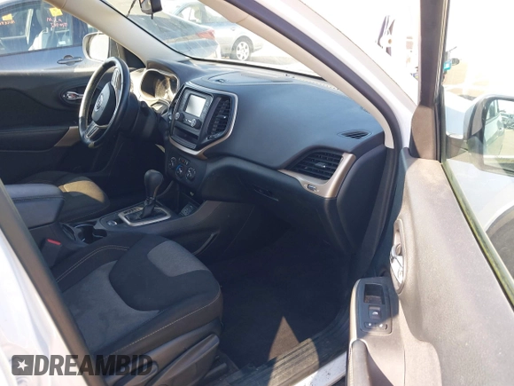 2018 Jeep Cherokee Latitude with VIN 1C4PJLCX9JD523890, listed as a IAAI auction lot 41741698 with 67,043 mi miles. Bid and sale history available at carsss.com. Image 5.