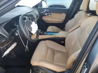 2019 Volvo XC90 Momentum with VIN YV4A22PK9K1504087, listed as a Copart auction lot 68743892 with 49,814 mi miles. Bid and sale history available at carsss.com. Image 7.