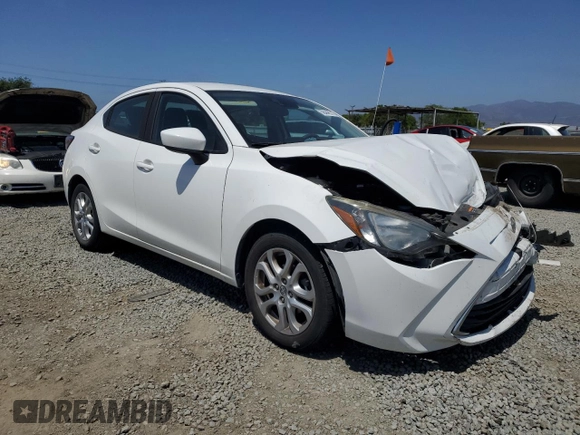 2016 Scion iA z VIN 3MYDLBZV6GY141773, wystawiony jako Copart lot #58448315 z przebiegiem Nie podano mil oraz Szkoda całkowita • Salvage title. Historia ofert i sprzedaży dostępna na DreamBid. Obrazek 4.