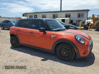 2020 MINI Hardtop 4 Door Cooper z VIN WMWXU7C01L2L63159, wystawiony jako Copart lot #51349325 z przebiegiem 16 905 mil mil oraz Szkody całkowita. Historia ofert i sprzedaży dostępna na DreamBid. Obrazek 4.