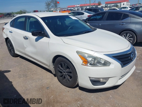 2015 Nissan Altima 2.5 SV with VIN 1N4AL3AP7FC168658, listed as a IAAI auction lot 42044500 with 185,968 mi miles. Bid and sale history available at carsss.com. Image 1.