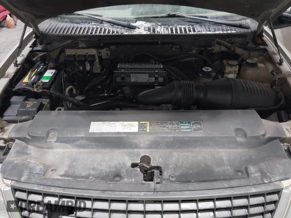 2005 Ford Expedition Special Service with VIN 1FMPU16535LA51506, listed as a IAAI auction lot 40939696 with 165,332 mi miles. Bid and sale history available at carsss.com. Image 10.