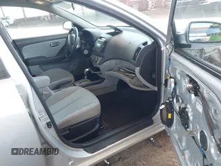 2010 Hyundai Elantra GLS z VIN KMHDU4AD4AU126950, wystawiony jako IAAI lot #42009934 z przebiegiem 124 845 mil mil oraz . Historia ofert i sprzedaży dostępna na DreamBid. Obrazek 5.