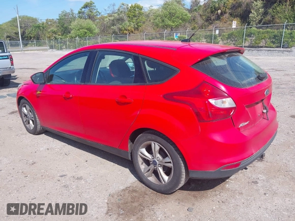 2013 Ford Focus SE with VIN 1FADP3K22DL338846, listed as a IAAI auction lot 41910575 with 200,875 mi miles. Bid and sale history available at carsss.com. Image 3.