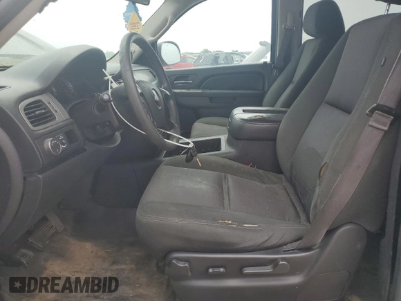 2013 Chevrolet Tahoe Commercial with VIN 1GNLC2E07DR268061, listed as a Copart auction lot 53683895 with 156,097 mi miles and Salvage title. Bid and sale history available at DreamBid. Image 7.
