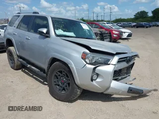 2020 Toyota 4Runner SR5 with VIN JTEZU5JR6L5224902, listed as a IAAI auction lot 42526718 with 75,673 mi miles and . Bid and sale history available at DreamBid. Image 1.
