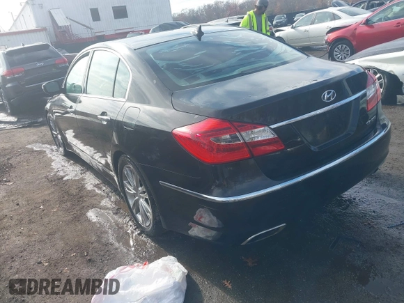 2013 Hyundai Genesis 3.8L z VIN KMHGC4DD2DU253728, wystawiony jako IAAI lot #40916856 z przebiegiem Nie podano mil oraz . Historia ofert i sprzedaży dostępna na DreamBid. Obrazek 3.