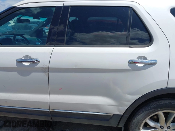 2014 Ford Explorer XLT с VIN 1FM5K7D84EGB09757, выставлен на аукционе IAAI как лот 42085010 с пробегом 146 224 миль миль и . История ставок и продаж доступна на DreamBid. Изображение 13.
