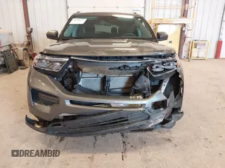 2023 Ford Explorer XLT with VIN 1FMSK8DH2PGB45913, listed as a IAAI auction lot 41701277 with 13,939 mi miles. Bid and sale history available at carsss.com. Image 6.