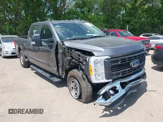 2023 Ford F-250 XL z VIN 1FT7W2AA9PEE21227, wystawiony jako IAAI lot #42277343 z przebiegiem 14 957 mil mil oraz . Historia ofert i sprzedaży dostępna na DreamBid. Obrazek 1.