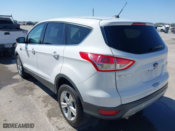 2015 Ford Escape SE with VIN 1FMCU0G71FUB79182, listed as a IAAI auction lot 41781076 with 132,167 mi miles. Bid and sale history available at carsss.com. Image 3.