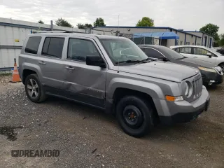 2017 Jeep Patriot High Altitude z VIN 1C4NJPFA8HD188251, wystawiony jako Copart lot #52849205 z przebiegiem 66 983 mil mil oraz Szkoda całkowita • Salvage title. Historia ofert i sprzedaży dostępna na DreamBid. Obrazek 4.