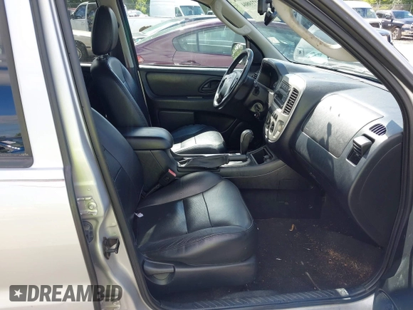 2006 Ford Escape Limited with VIN 1FMCU94106KC25620, listed as a IAAI auction lot 42739804 with 104,142 mi miles and . Bid and sale history available at DreamBid. Image 5.