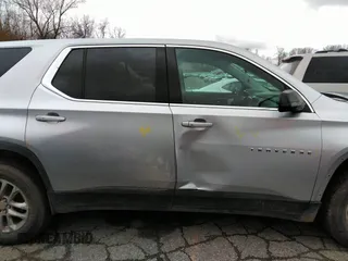 2019 Chevrolet Traverse LS with VIN 1GNEVFKWXKJ161228, listed as a IAAI auction lot 40867691 with 141,735 mi miles. Bid and sale history available at carsss.com. Image 13.