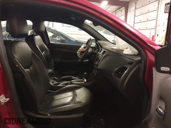 2013 Chrysler 200 Limited with VIN 1C3CCBCG9DN569256, listed as a IAAI auction lot 41711387 with 156,536 mi miles. Bid and sale history available at carsss.com. Image 5.