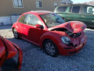 2009 Volkswagen New Beetle Coupe S with VIN 3VWRW31C79M500647, listed as a Copart auction lot 83794094 with 164,765 mi miles and Salvage Title. Bid and sale history available at carsss.com. Image 4.