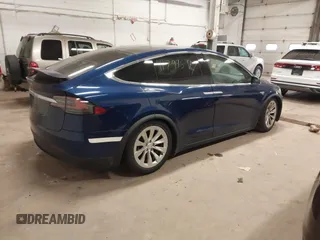2016 Tesla Model X 70D z VIN 5YJXCBE27GF012024, wystawiony jako IAAI lot #41799547 z przebiegiem Nie podano mil oraz . Historia ofert i sprzedaży dostępna na DreamBid. Obrazek 4.