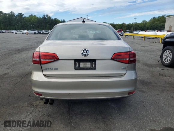 2015 Volkswagen Jetta SE z VIN 3VWD17AJ3FM232299, wystawiony jako Copart lot #57252465 z przebiegiem 128 882 mil mil oraz Szkoda całkowita • Salvage title. Historia ofert i sprzedaży dostępna na DreamBid. Obrazek 6.