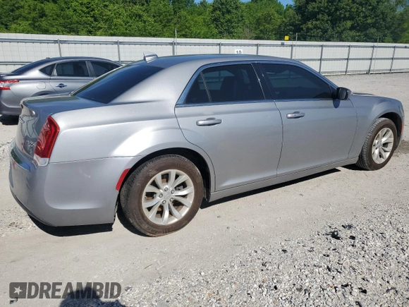 2015 Chrysler 300 Limited z VIN 2C3CCAAG5FH838054, wystawiony jako Copart lot #55480325 z przebiegiem 171 058 mil mil oraz Szkoda całkowita • Salvage title. Historia ofert i sprzedaży dostępna na DreamBid. Obrazek 3.