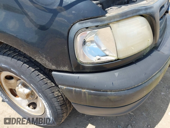 2000 Ford F-150 XL z VIN 1FTZF1724YNB61775, wystawiony jako IAAI lot #42580708 z przebiegiem 164 798 mil mil oraz . Historia ofert i sprzedaży dostępna na DreamBid. Obrazek 6.