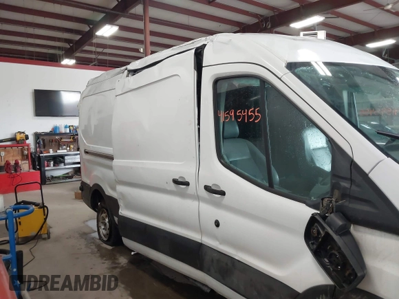 2019 Ford Transit with VIN 1FTYR2CM4KKA35599, listed as a IAAI auction lot 41595455 with 222,851 mi miles. Bid and sale history available at carsss.com. Image 12.
