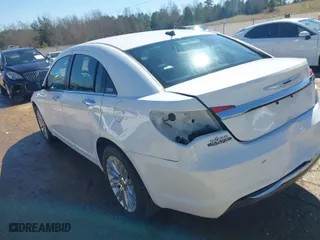 2011 Chrysler 200 Limited with VIN 1C3BC2FG3BN575607, listed as a IAAI auction lot 41661249 with 235,816 mi miles. Bid and sale history available at carsss.com. Image 18.