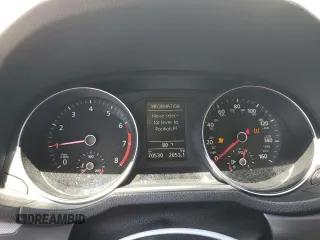 2018 Volkswagen Passat S z VIN 1VWAA7A34JC046737, wystawiony jako Copart lot #54478135 z przebiegiem 70 530 mil mil oraz Nie do naprawy • Non repairable. Historia ofert i sprzedaży dostępna na DreamBid. Obrazek 9.
