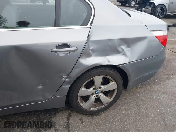 2007 BMW 5 Series 525xi z VIN WBANF335X7CS41549, wystawiony jako IAAI lot #42187433 z przebiegiem 169 181 mil mil oraz . Historia ofert i sprzedaży dostępna na DreamBid. Obrazek 6.