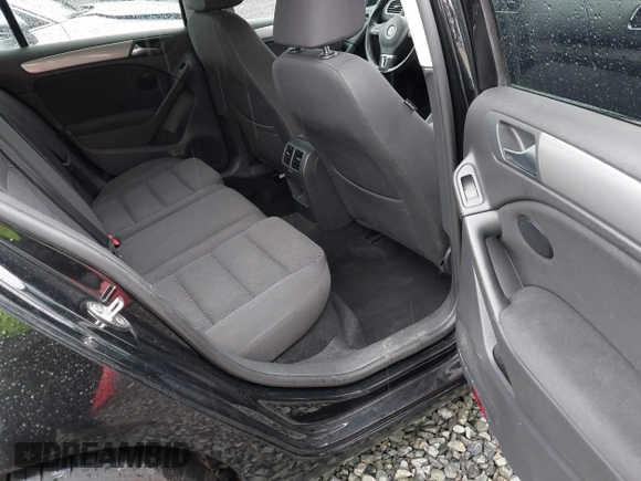 2013 Volkswagen Golf TDI with VIN WVWDM7AJ7DW126462, listed as a IAAI auction lot 41713250 with 116,684 mi miles and . Bid and sale history available at DreamBid. Image 8.