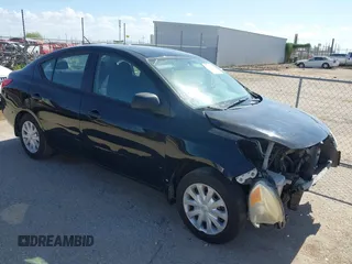 2014 Nissan Versa SV z VIN 3N1CN7AP5EL861853, wystawiony jako IAAI lot #42599062 z przebiegiem 121 125 mil mil oraz . Historia ofert i sprzedaży dostępna na DreamBid. Obrazek 1.