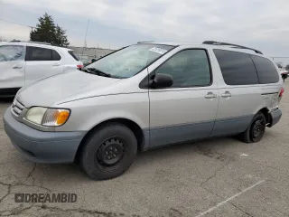 2002 Toyota Sienna LE with VIN 4T3ZF13C72U469151, listed as a Copart auction lot 82419074 with 140,040 mi miles and Salvage Title. Bid and sale history available at carsss.com. Image 1.